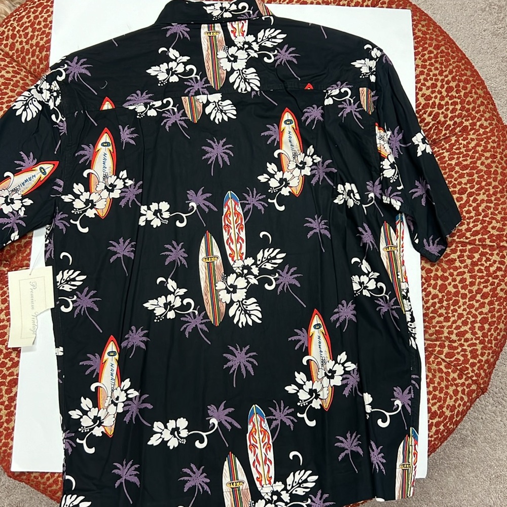 NWT! Classy, aloha shirt with surfboards, hibiscus and palm trees. Gorgeous! New - Picture 6 of 6